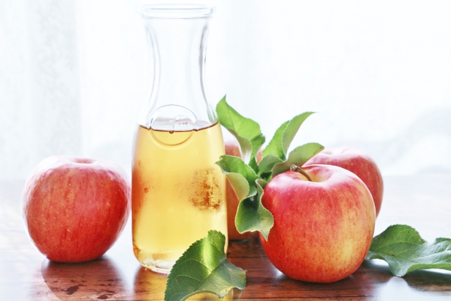 リンゴ酢の効果や飲み方 血糖値が上がりにくい食事の摂り方とは 公式 配食のふれ愛
